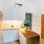 Robert August Pflug Aparments ريغا