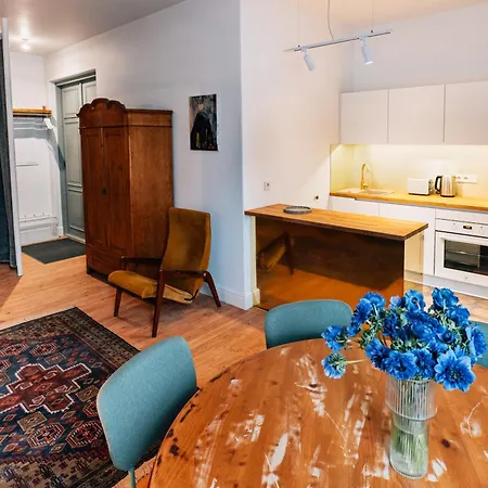 Robert August Pflug Aparments Apartment