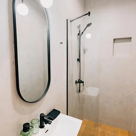 Robert August Aparments Riga